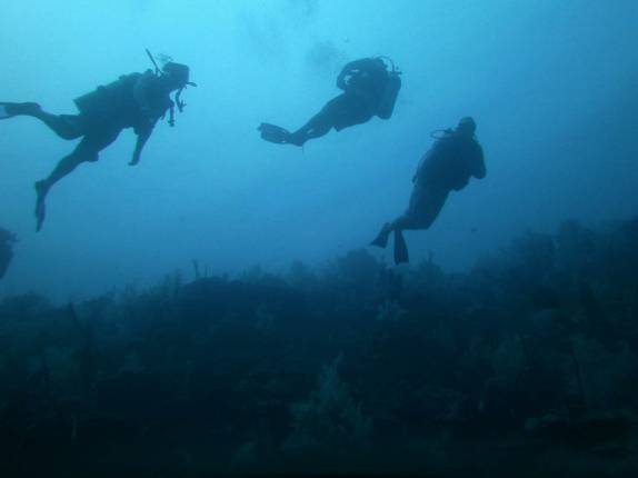 Início de mergulho em San Andrés, ilha no caribe colombiano